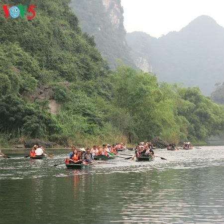 ទេសចរណ៍ខាងព្រលឹងទាក់ទាញភ្ញៀវទេសចរយ៉ាងច្រើន - ảnh 1